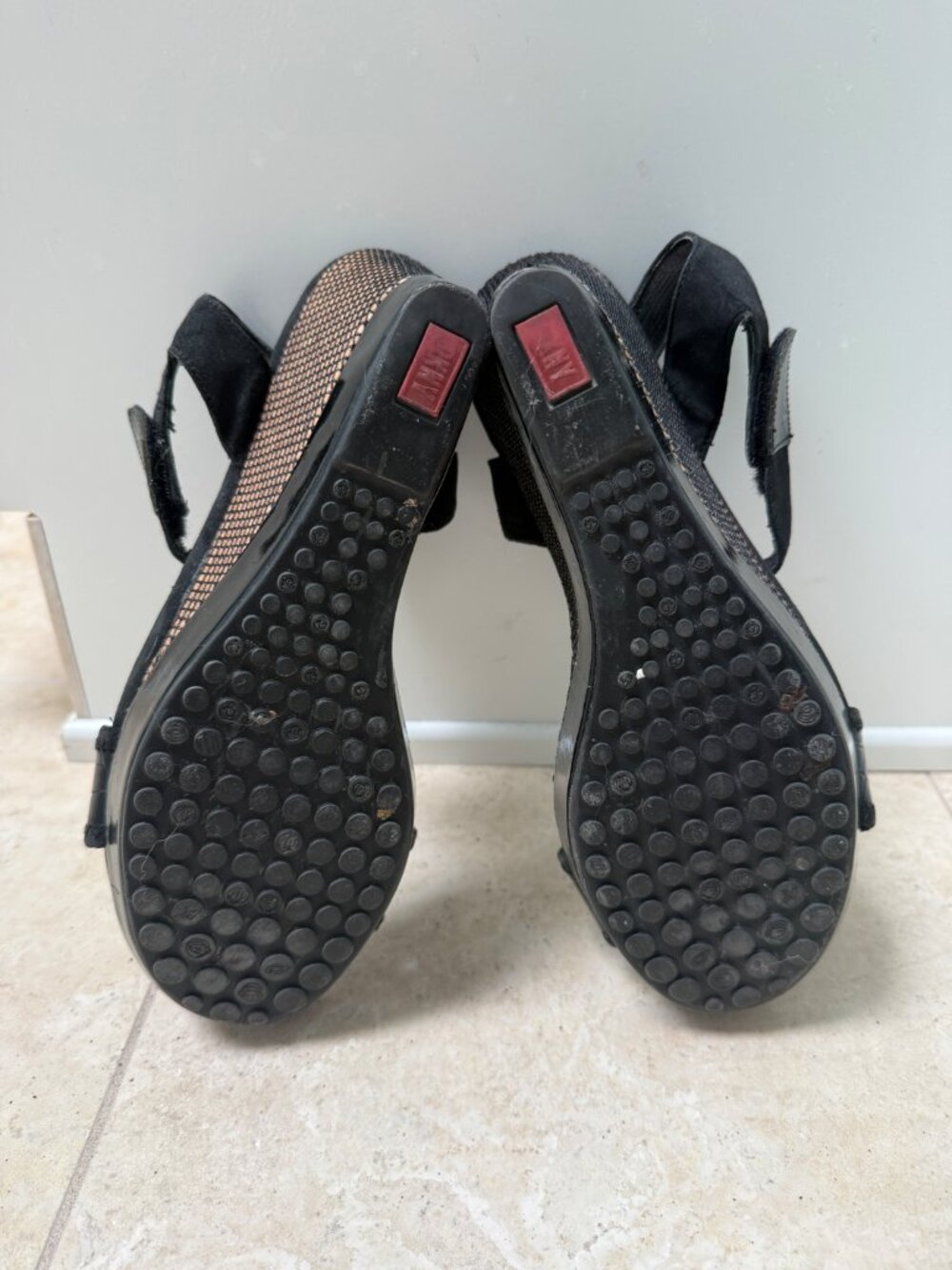 DKNY Black Wedge Sandals Velcro Ankle Strap Croc Embossed Size 9M - Picture 9 of 13